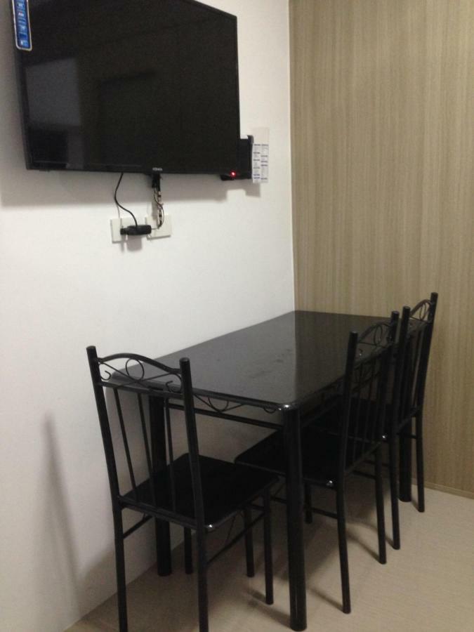 Shore Residences Moa Manila Exterior photo