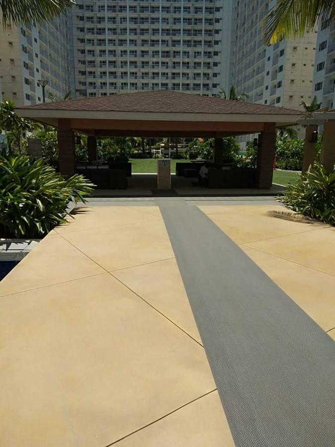 Shore Residences Moa Manila Exterior photo