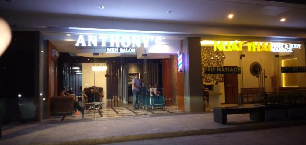 Shore Residences Moa Manila Exterior photo