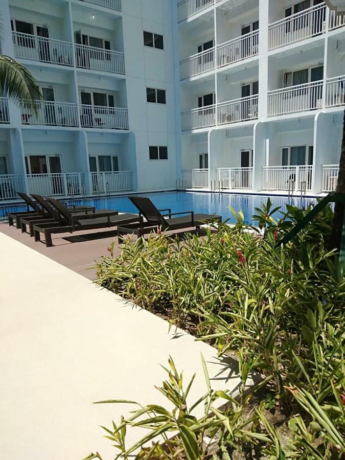 Shore Residences Moa Manila Exterior photo