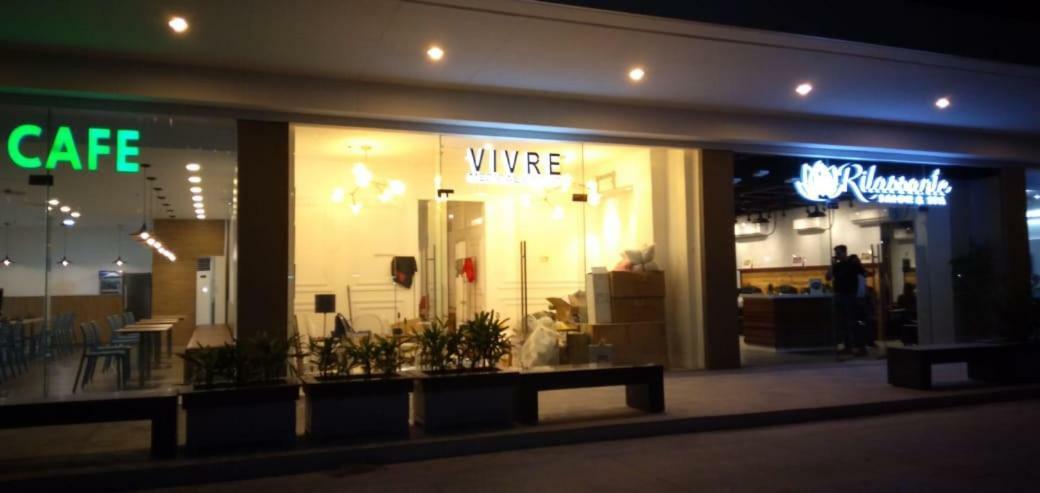 Shore Residences Moa Manila Exterior photo