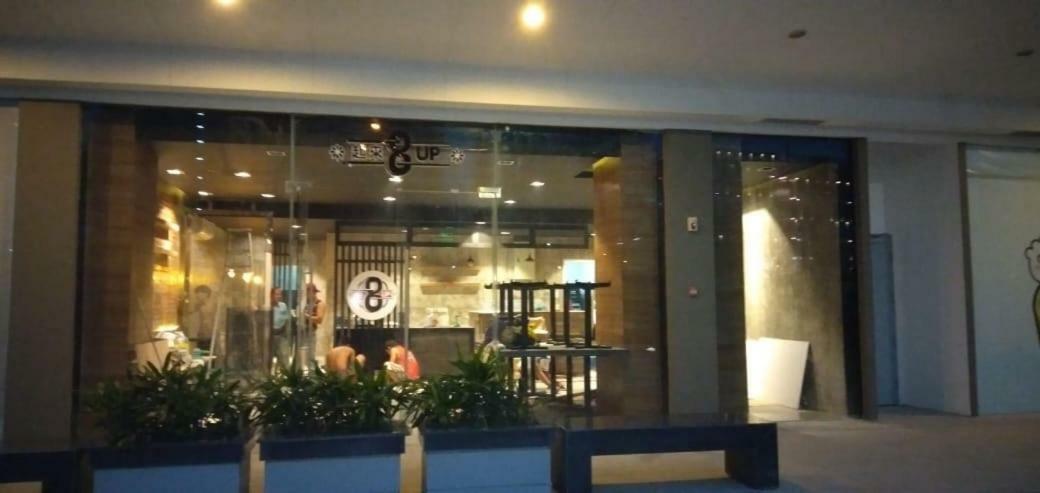 Shore Residences Moa Manila Exterior photo